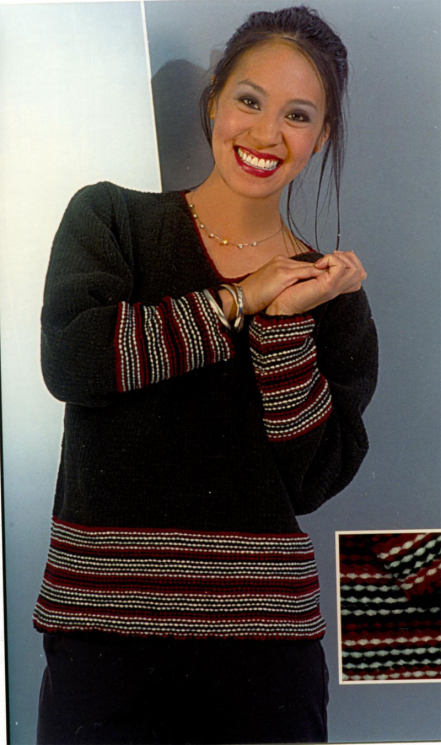 K1C2 #1024 Striped Border V-neck Pullover